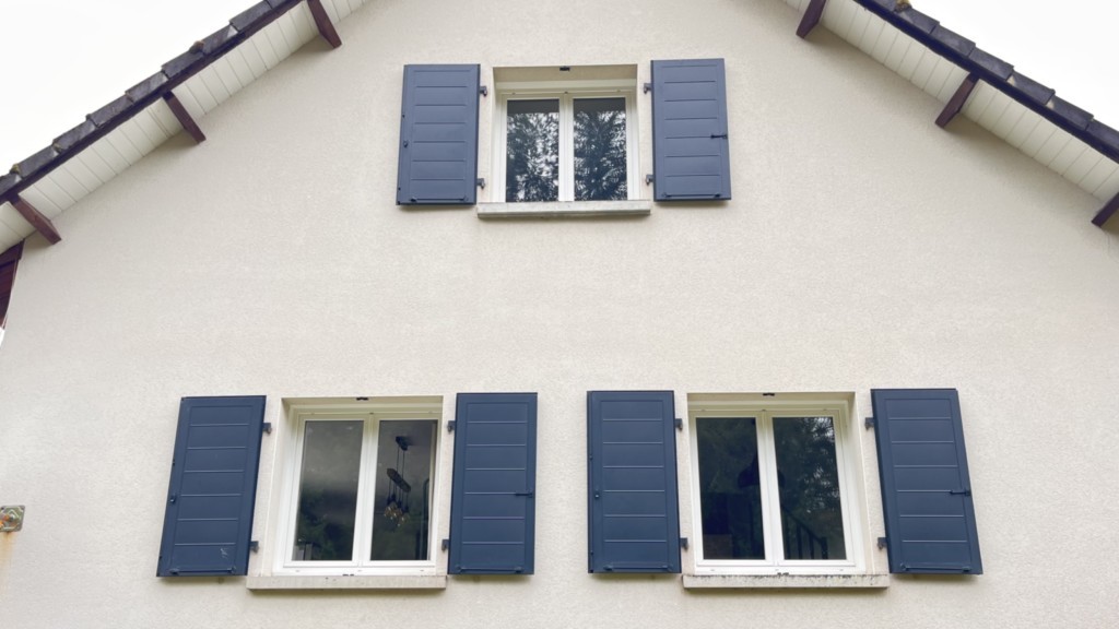 Volets battants aluminium isolés