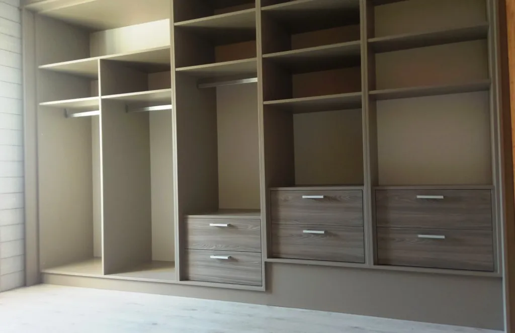 Dressing tiroirs et penderie