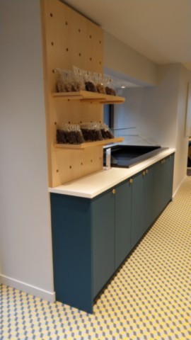 mobilier de présentation et de rangement de magasin