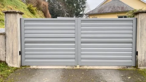 Portail aluminium motorisé