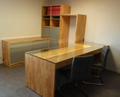 Bureau cabinet médical plateau verre